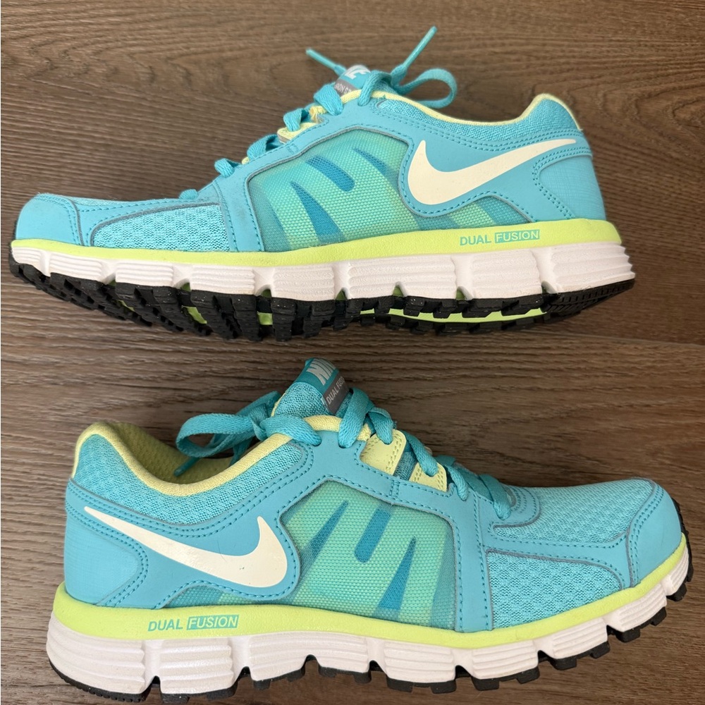Women’s Nike Dual Fusion ST 2 Teal Yellow Sneakers - Picture 2 of 8